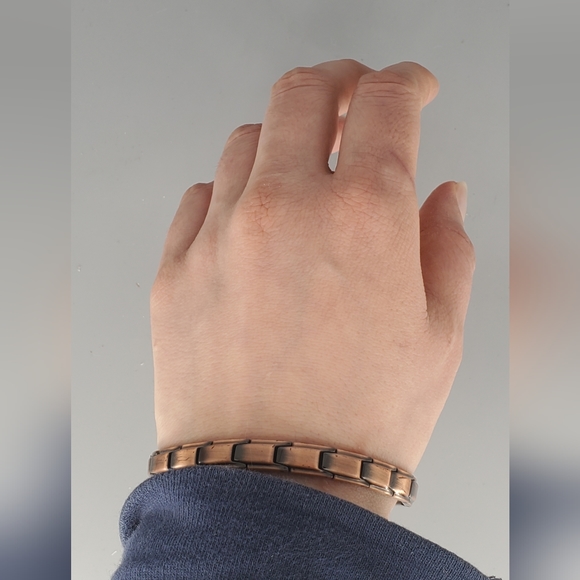 Magnetic Copper Arthritis Carpal Tunnel Theraphy Bracelet - Picture 1 of 7